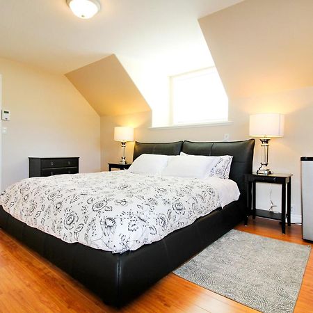 Spacious Two Bedrooms With Two Bathrooms Central Richmond 15Min To Yvr Airport מראה חיצוני תמונה